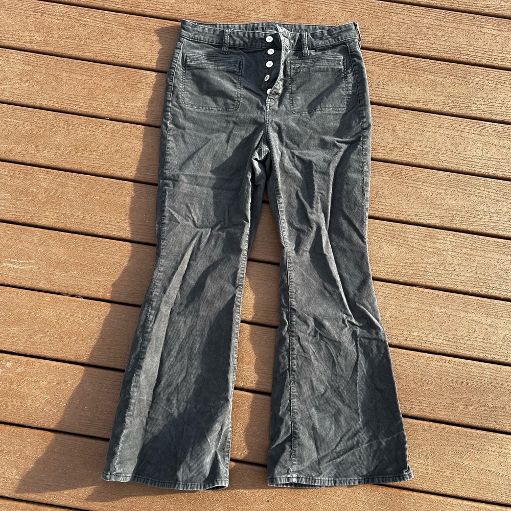 American Eagle Outfitters Black High-Rise Jeans with Button Fly